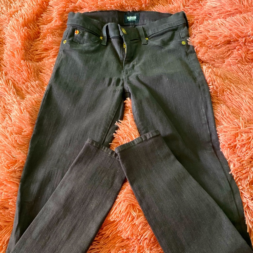 Black tight skinny jeans